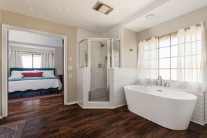 Regadera y secadora de cabello 