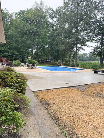 Private Peaceful Waterfront House with Pool & Hot Tub