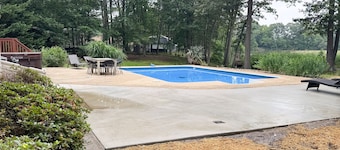 Private Peaceful Waterfront House with Pool & Hot Tub