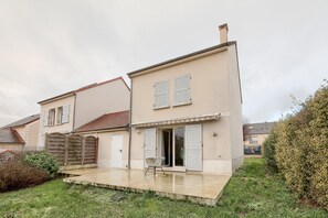 Exterior - Élégance Familiale - Confort & Jardin (Cormeilles-en-Parisis)