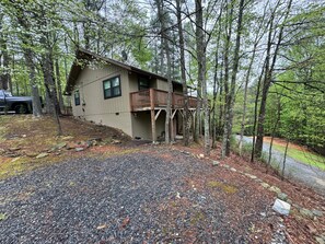Exterior - The Sleeping Bear’s Lair | Powder Horn | Dogs OK (Deep Gap)