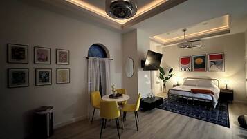1 dormitorio, tabla de planchar con plancha, wifi gratis y ropa de cama