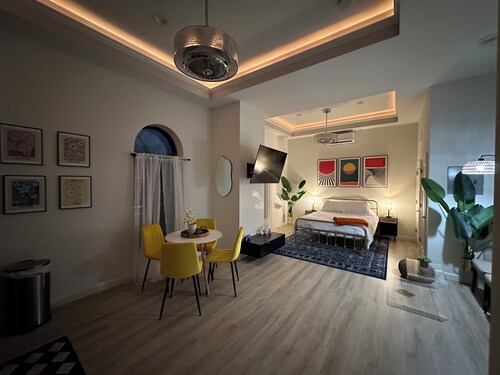 Uptown Luxury Studio On The Square Downtown Bloomington