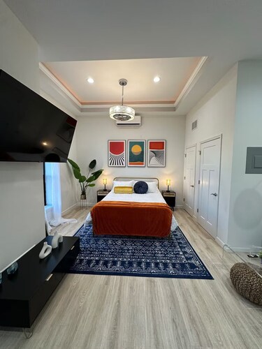 Uptown Luxury Studio On The Square Downtown Bloomington