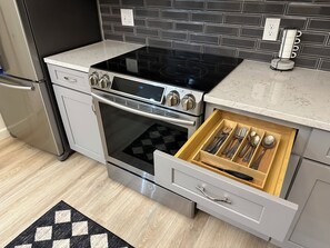 Fridge, microwave, oven, stovetop - Uptown Luxury Studio On The Square Downtown Bloomington (Bloomington)