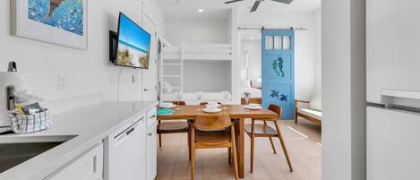 コンドミニアム ベッド (複数台) (Just Breezin') | 内装