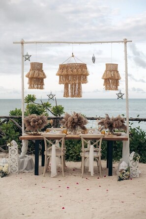 屋外ダイニングエリア