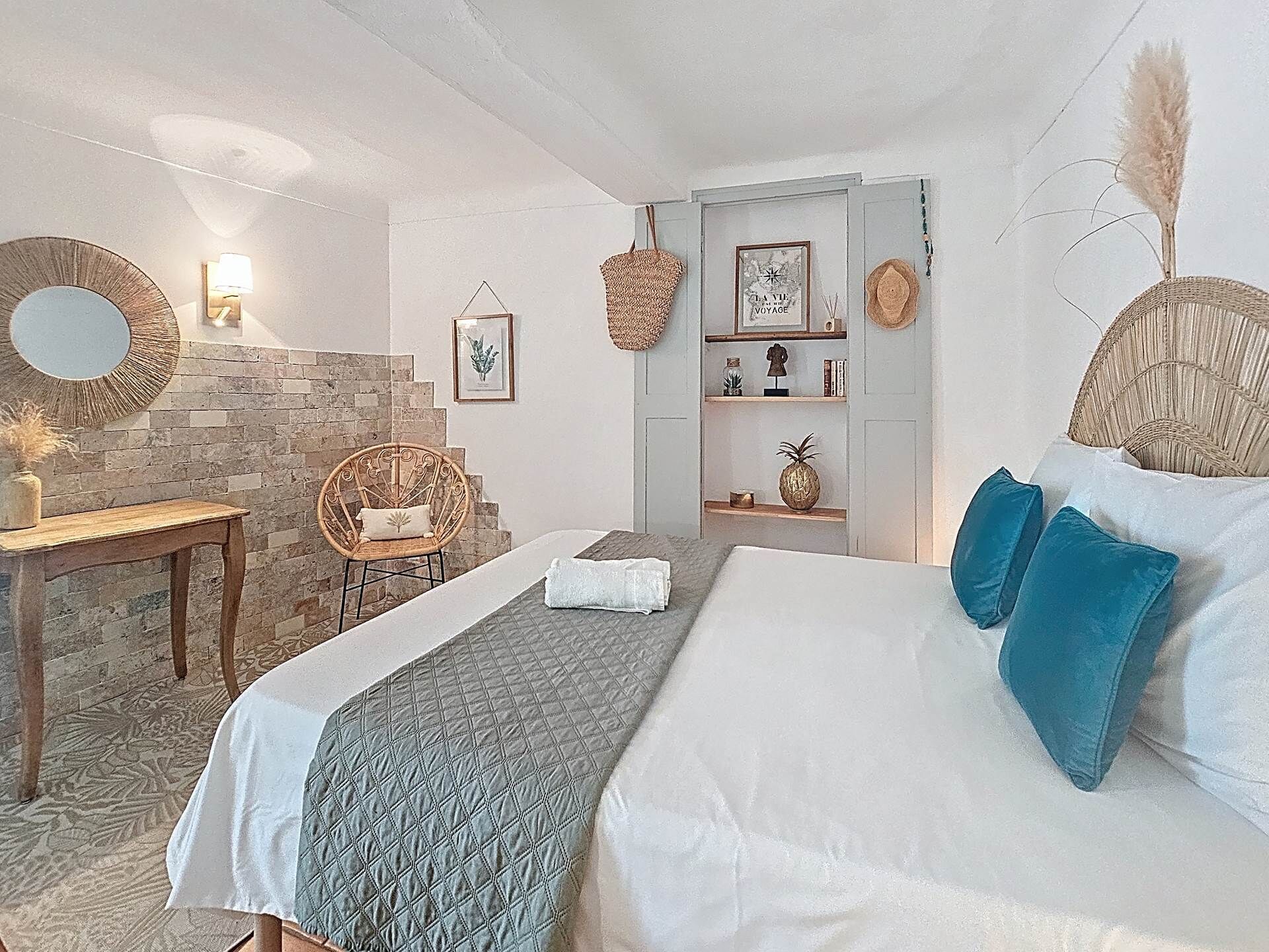 3 habitaciones, tabla de planchar con plancha y wifi gratis 