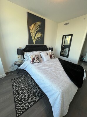 2 dormitorios, tabla de planchar con plancha, wifi gratis y ropa de cama