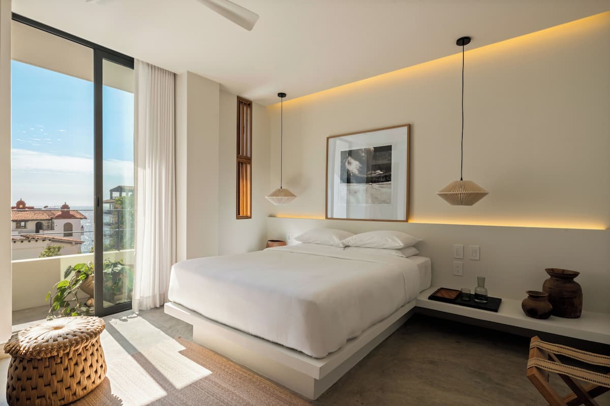 Deluxe kamer, 1 queensize bed (Tryst Queen) | Een minibar, een kluis op de kamer, individueel gedecoreerd