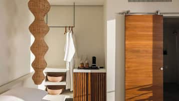 Egyptian cotton sheets, premium bedding, minibar, in-room safe