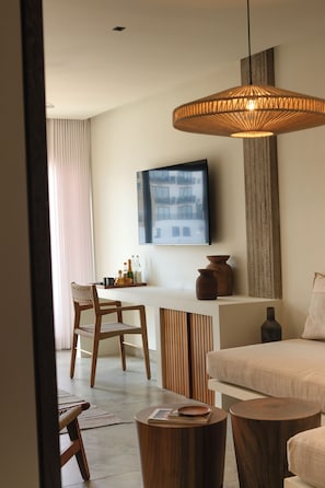 Habitació estàndard, 1 llit de matrimoni gran (Premier King) | Minibar, caixa forta a l'habitació i decoració individual