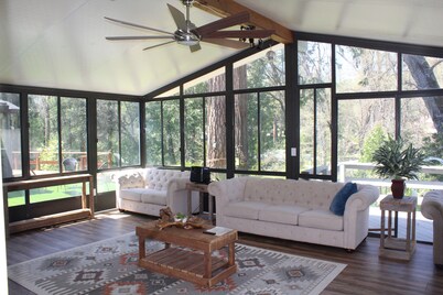 Luxury Mountain Home with Fireplace, Yosemite & Bass Lake