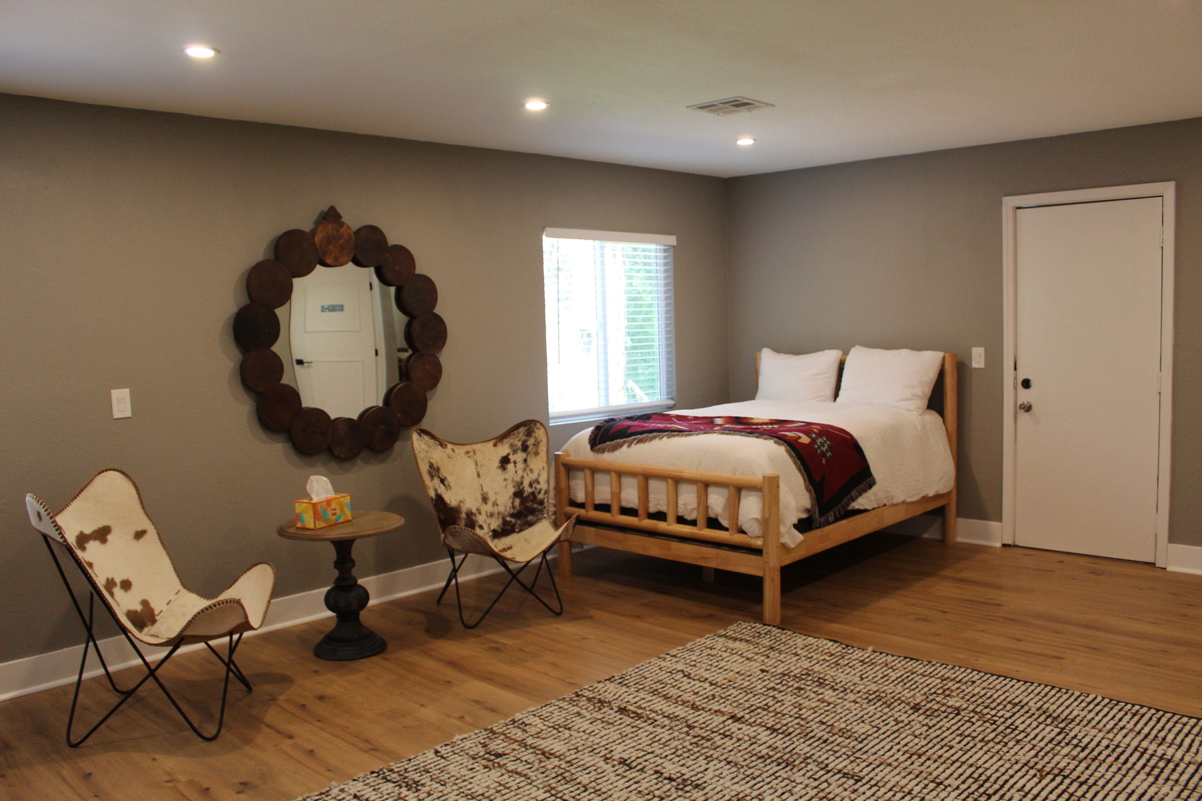 4 bedrooms, iron/ironing board, travel cot, free WiFi