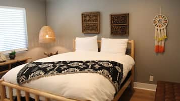 4 bedrooms, iron/ironing board, travel crib, free WiFi