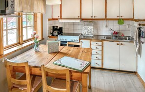 Kjøleskap, ovn og kokeplater