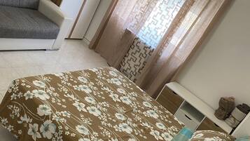 2 chambres, fer et planche Ă  repasser, Wi-Fi, draps fournis