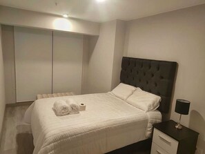 2 chambres, fer et planche à repasser, Wi-Fi gratuit, draps fournis