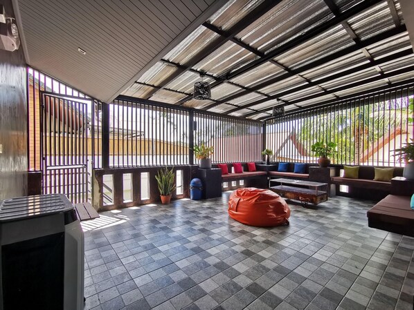 Terrace/patio - Hi Samui Hostel (Koh Samui)