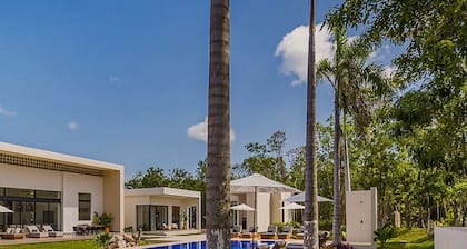 Luxury in Nature- pickleball, large Pool & Beach steps away