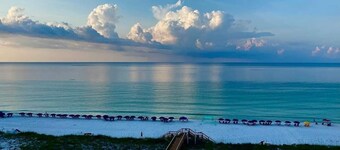 Affordable stay 7 minutes to the beach 2021 32' RV