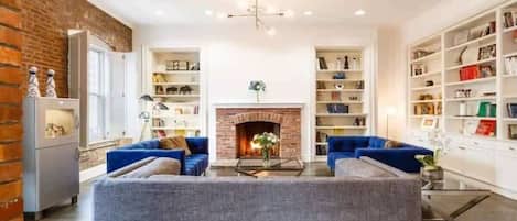 TV, fireplace, stereo