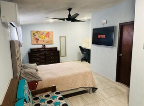 1 chambre, fer et planche Ă repasser, Wi-Fi gratuit, draps fournis