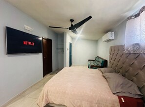 1 chambre, fer et planche Ă repasser, Wi-Fi gratuit, draps fournis