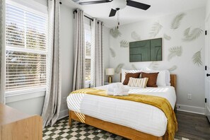 5 bedrooms, desk, iron/ironing board, free WiFi