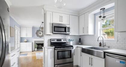 Great Location! 3BR Townhome in Mt. Pleasant