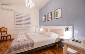 4 bedrooms, travel cot, free WiFi, bed sheets - Awesome home in Pozla Gora (Pozla Gora)