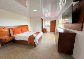 Ropa de cama de alta calidad, cubrecamas, minibar y wifi gratis 
