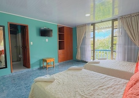 Ropa de cama de alta calidad, cubrecamas, minibar y wifi gratis 