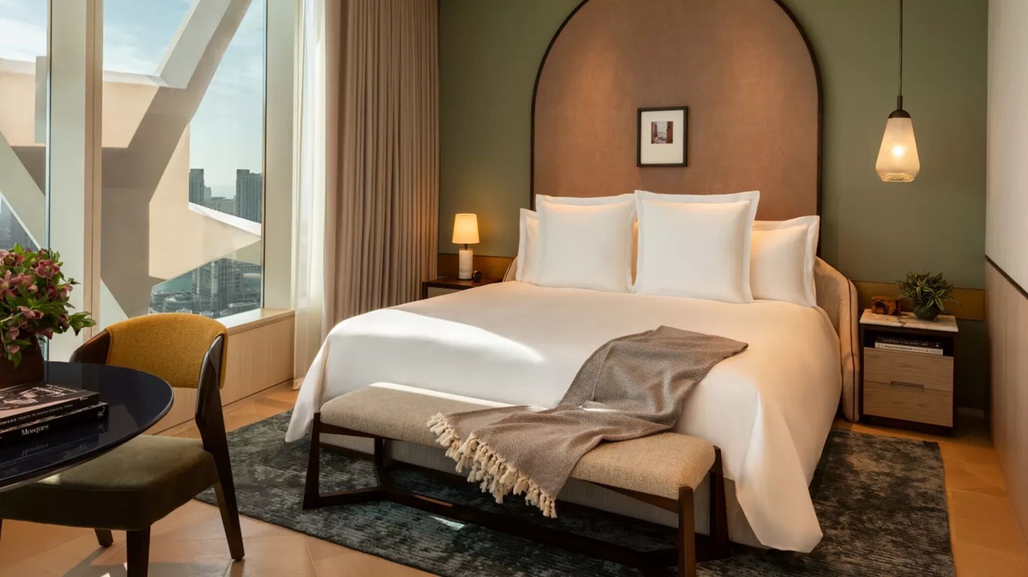 Free minibar items, soundproofing, free WiFi, bed sheets