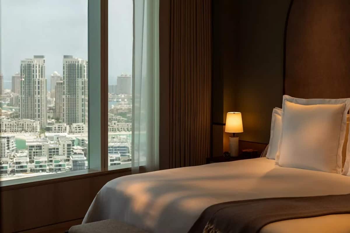 Minibar (some free items), soundproofing, WiFi (free), bed sheets