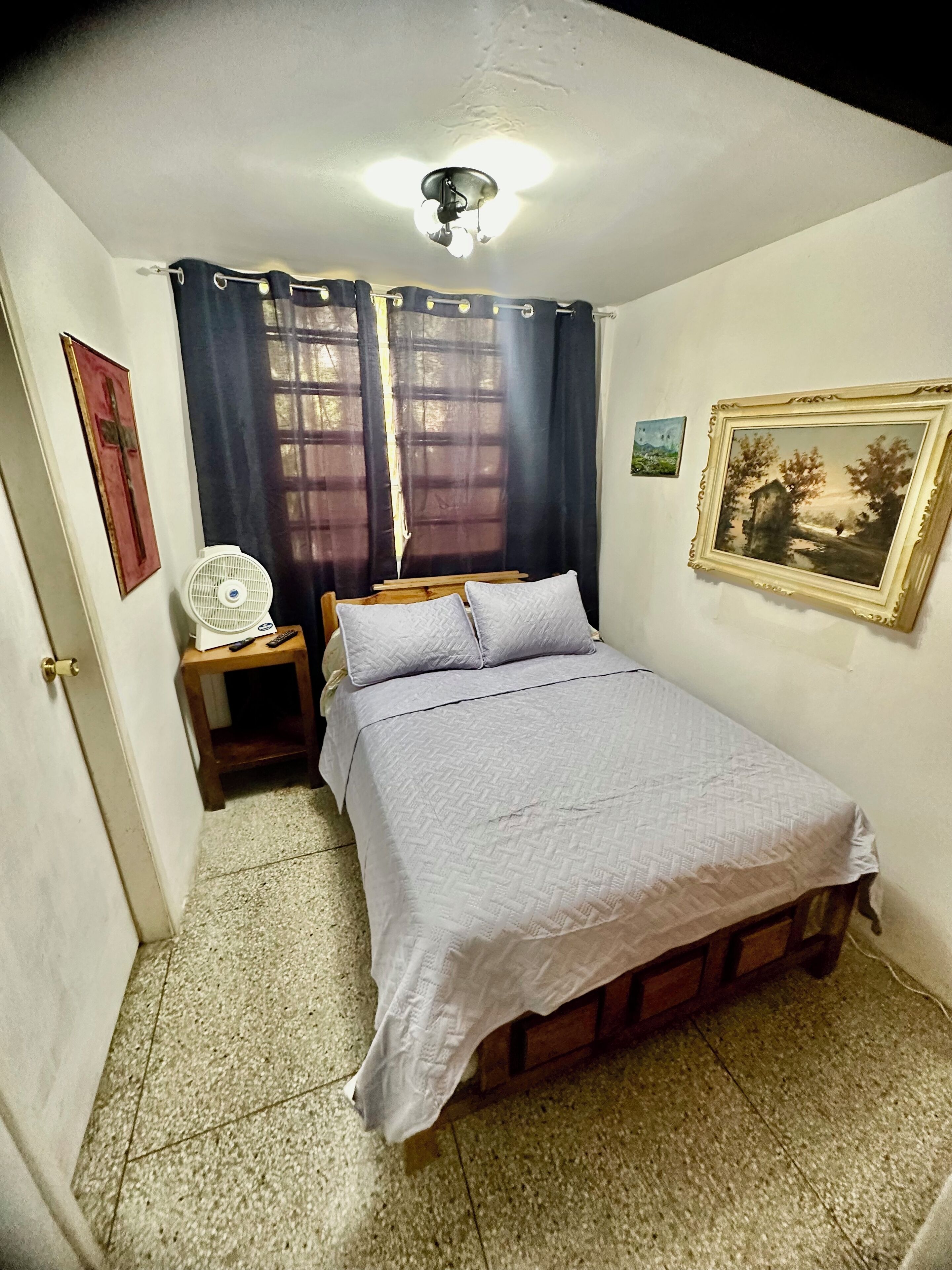 3 chambres, fer et planche à repasser, Wi-Fi gratuit, draps fournis