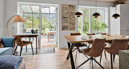 Gorgeous home in Vorbasse with kitchen