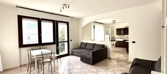 K03 - Castelfidardo, large four-room apartment convenient to services
