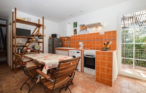 Fridge, microwave, oven, stovetop - 2 bedroom stunning home in AFA (AFA)