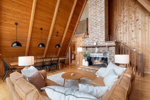 Smart TV, fireplace, DVD player, books