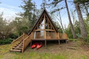Exterior - Lakeside A-frame for families, grannies and new kayakers (Gig Harbor)