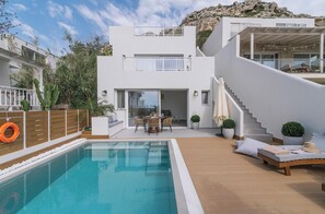 Outdoor pool - Villa White in Blue with private swimming pool (Matala)