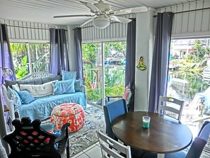 Dining - Relaxing Overlook Retreat - Kayaks and Turtles | Family Friendly! (Weeki Wachee)