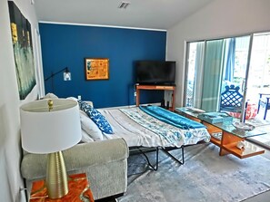 2 bedrooms, iron/ironing board, free WiFi