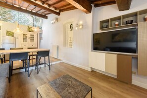 Interior - Giglio Celeste apartment in Florence by Mmega (Firenze)