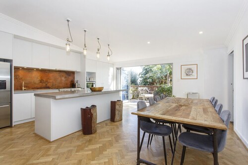 Lilly`s Cottage - 3bdrm Heritage House, South Fremantle