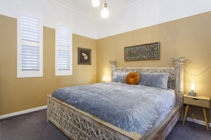3 bedrooms, desk, iron/ironing board, travel cot