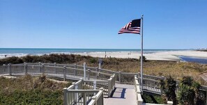 Sun-loungers - Beautiful/relaxing 1br/1bath renovated Tennis Villa condo at Ocean Creek Resort (Myrtle Beach)
