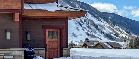 المنشأة من الخارج