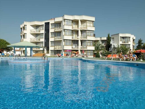 Apartement mit Pool und Klimaanlage